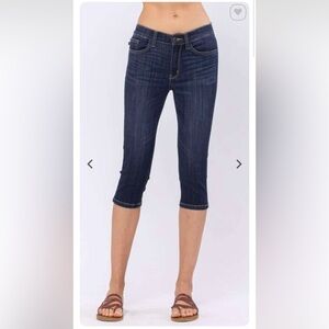 Judy Blue Dark Wash Skinny Fit Capri Jeans 13/31